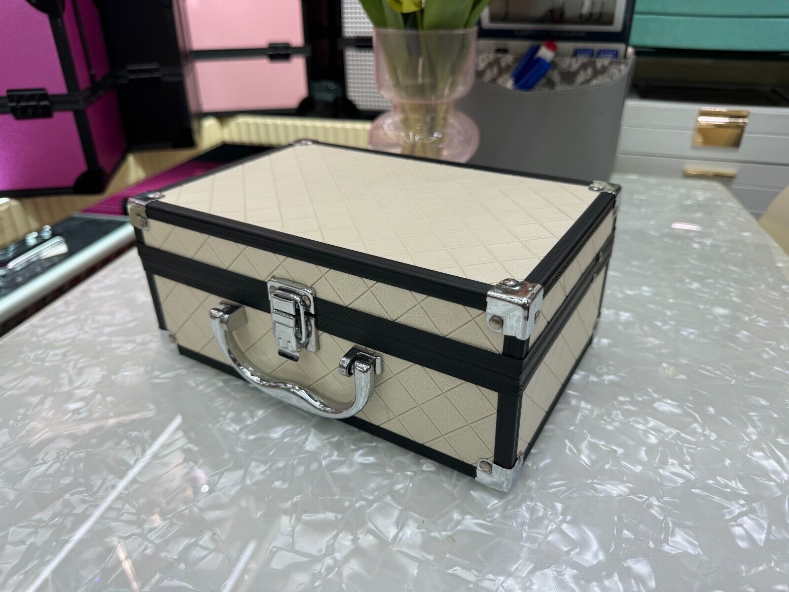 Aluminium Professional Cosmetic Makeup Vanity Travel Case Storage with Mirror