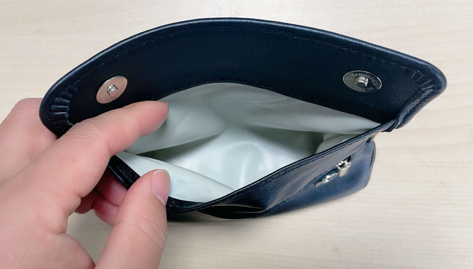 Leather Tobacco Pouch Black Magnetic Soft Luxury  Organiser Zip & Rolling Paper