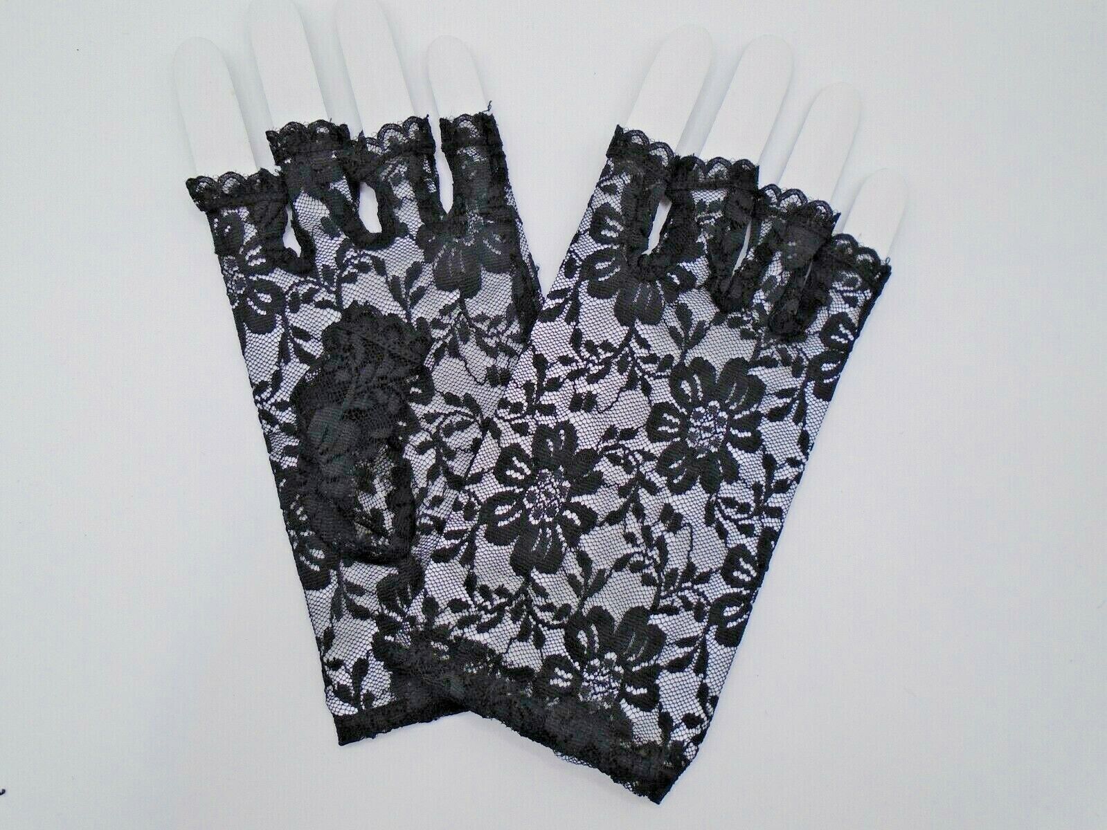 80s Style Short Lace Fingerless Gloves UK B