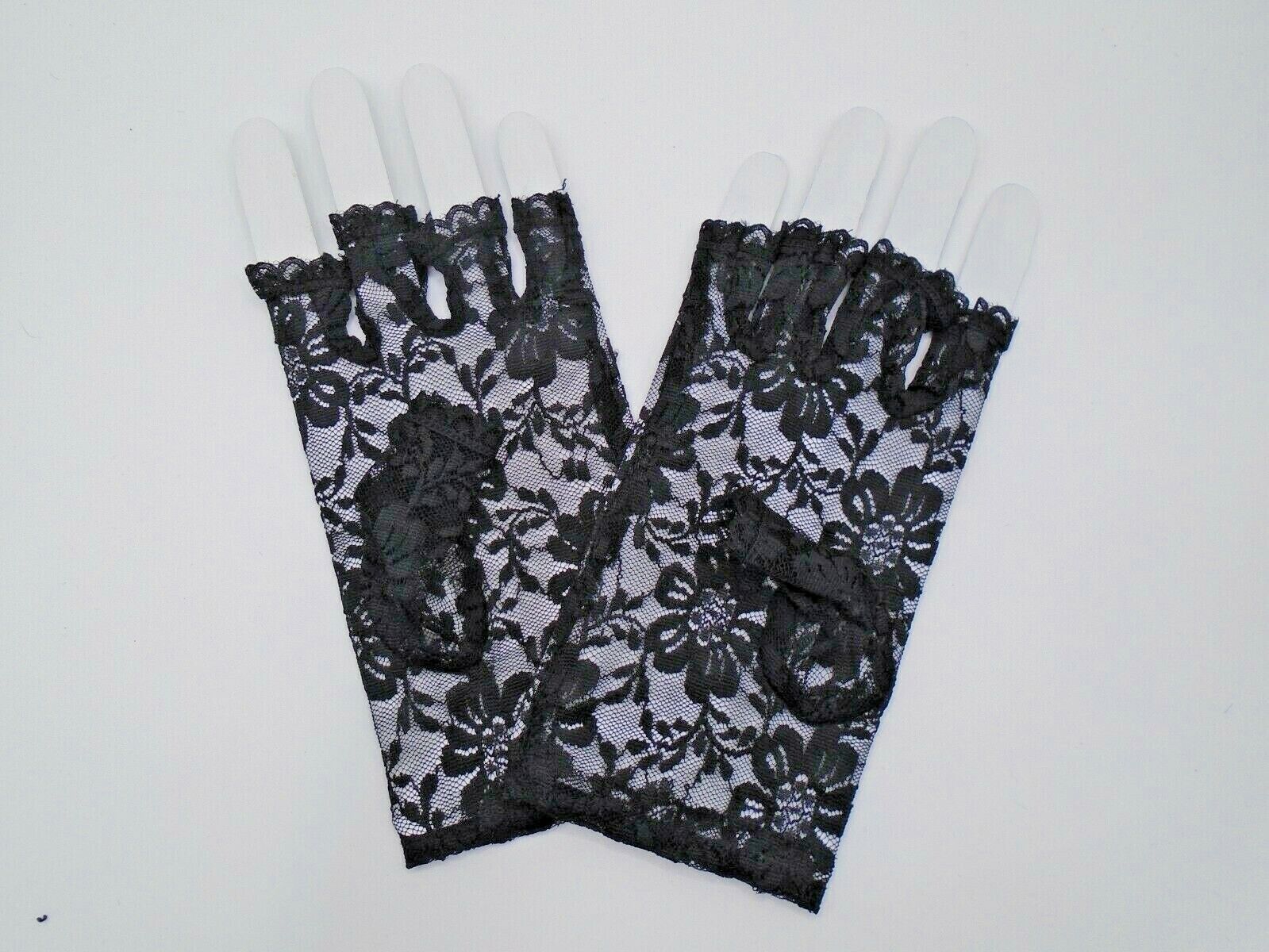 80s Style Short Lace Fingerless Gloves UK B