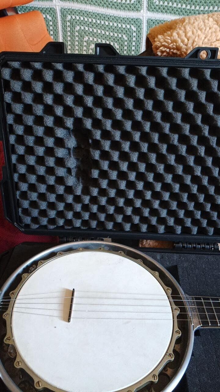 Wheeled Electric Guitar Instrument Hard Case - Black (Wave and pick and pluck)